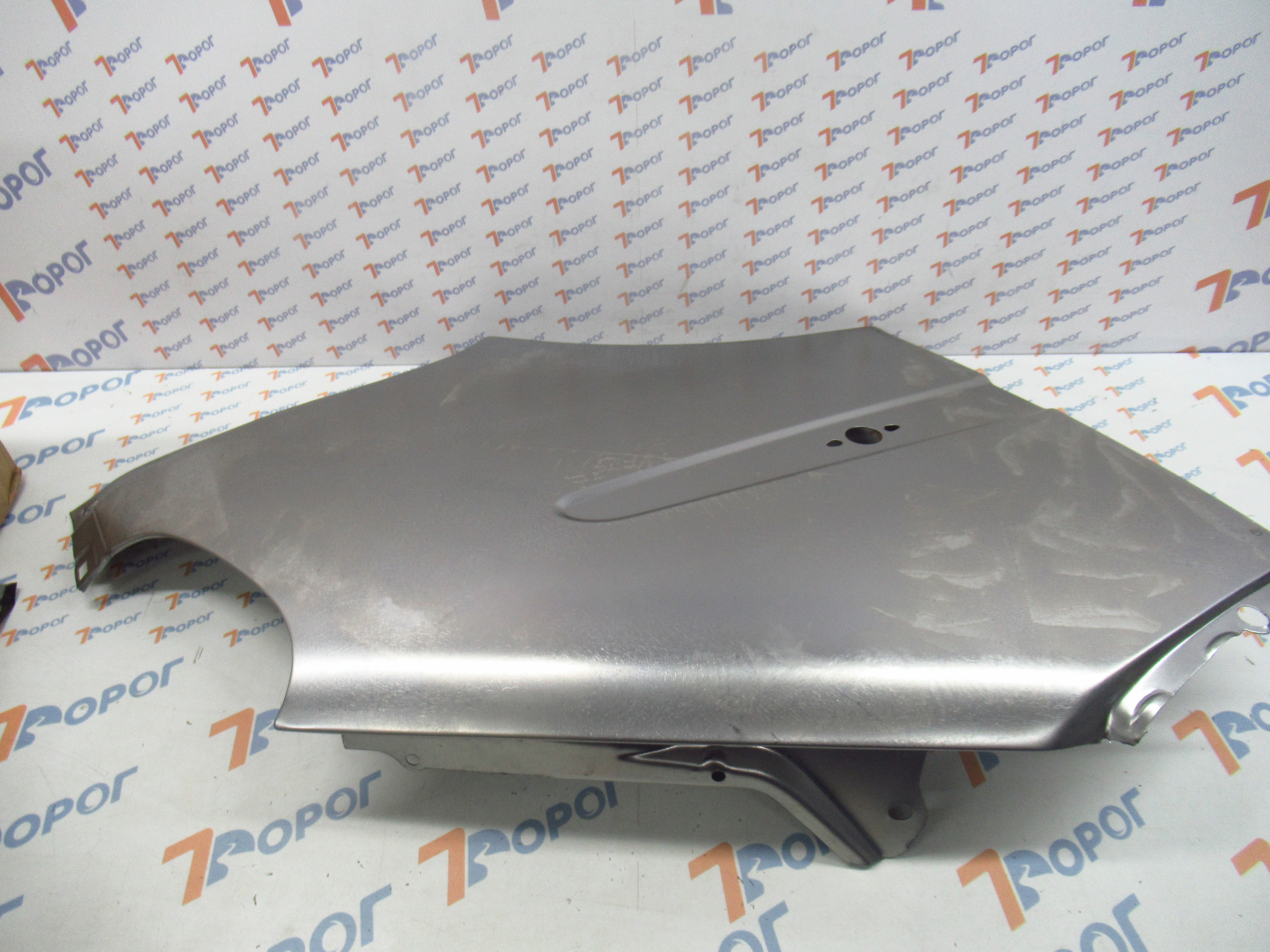 Крыло правое ГАЗ-3302 (с повторителем) 3302-8403012-30 ГАЗ 